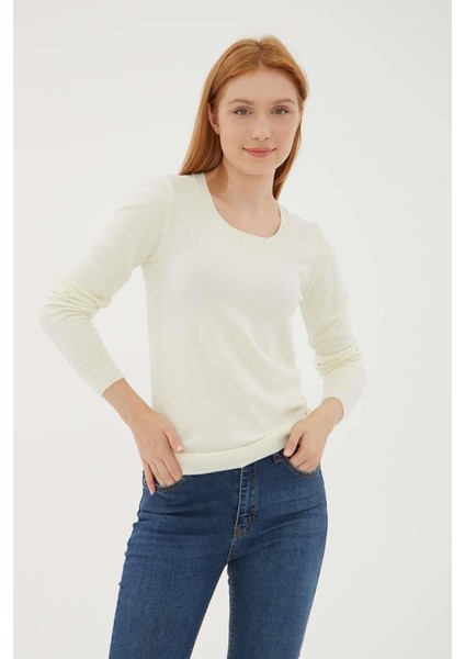 Esnek U Yaka Kazak Ekru fırsatları