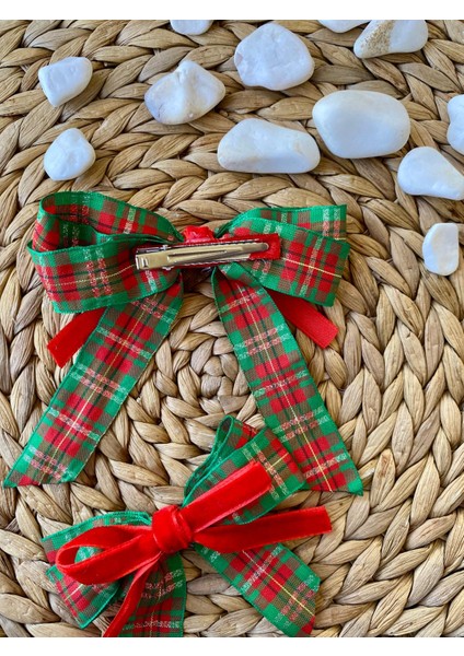 Yılbaşı Temalı Kırmızı ve Yeşil Renkli Çocuk ve Yetişkinler Için Iki Adet El Yapımı Kurdele Toka fırsatları