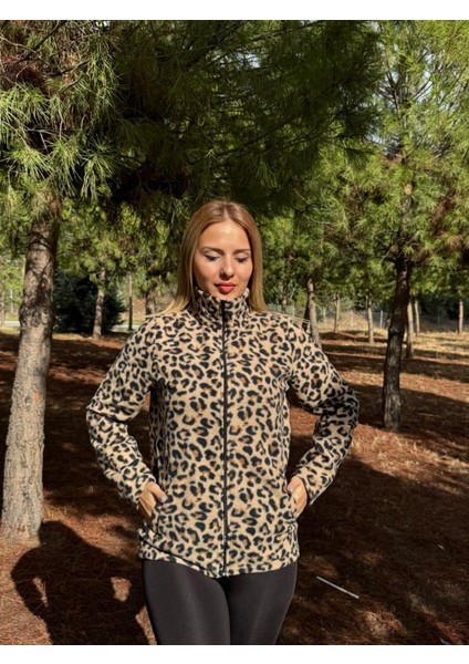 Kadın Önü Fermuarlı Kışlık Leopar Desen Polar Ceket modelleri