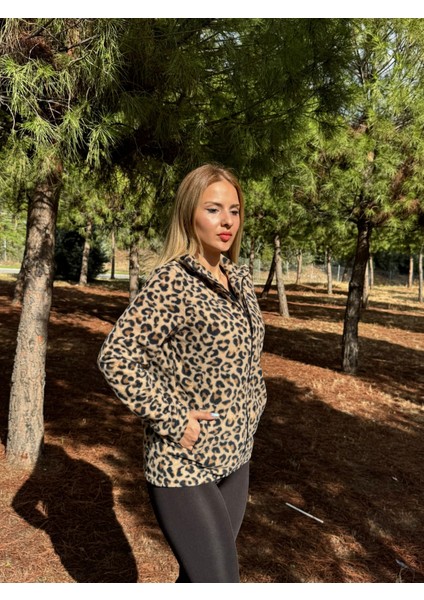 Kadın Önü Fermuarlı Kışlık Leopar Desen Polar Ceket indirimleri