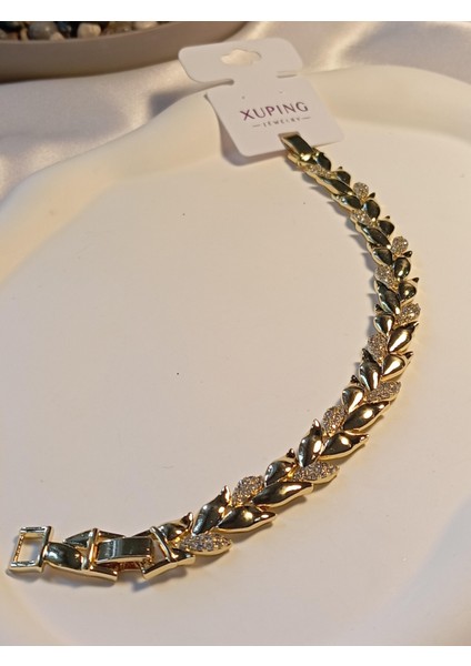 14 Kaplama Lale Detaylı Zirkon Taşlı Vıp Bileklik fiyatları