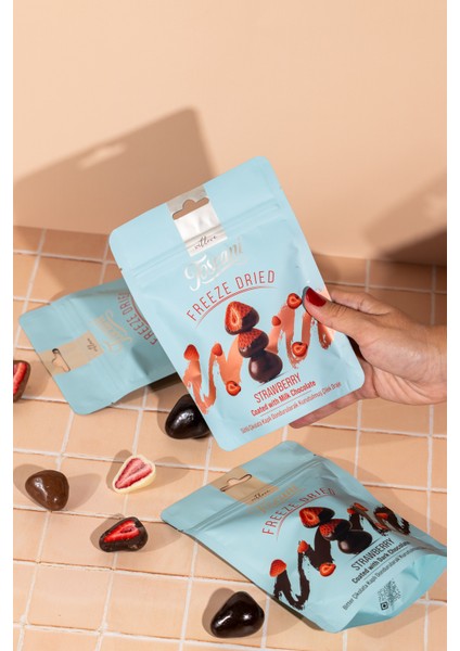 Bitter Çikolata Kaplı Dondurularak Kurutulmuş Çilek Draje