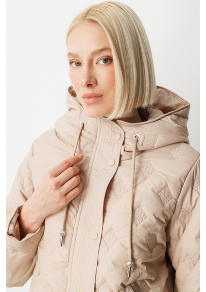 Kadın Kapüşonlu Şişme Mont 6601 Bej fiyatları