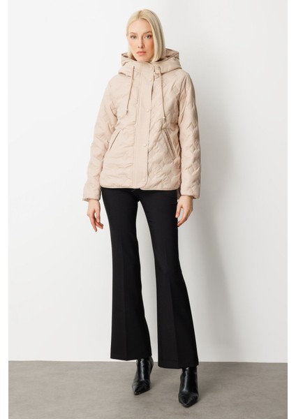Kadın Kapüşonlu Şişme Mont 6601 Bej modelleri