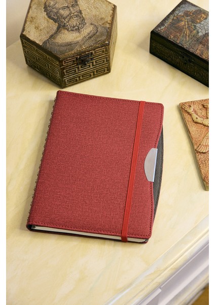 Kişiye Özel Kırmızı Düz Vegan Deri Lastikli Gizli Spiralli 240 Sayfa Çizgili Not Defteri