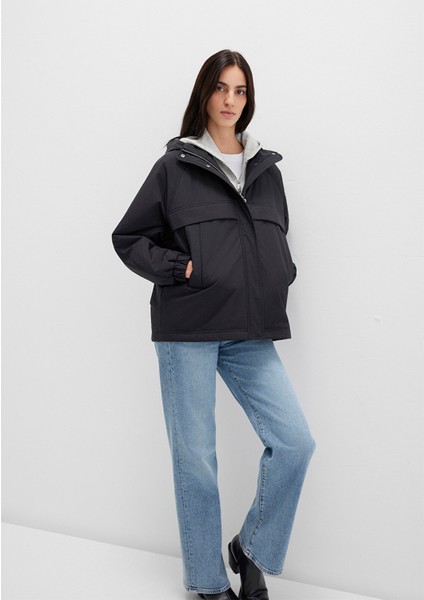 Su Itici Kapüşonlu Siyah Ceket 1110348-900 fırsatları