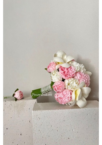 Şakayık ve Manolya Gelin Buketi fiyatları