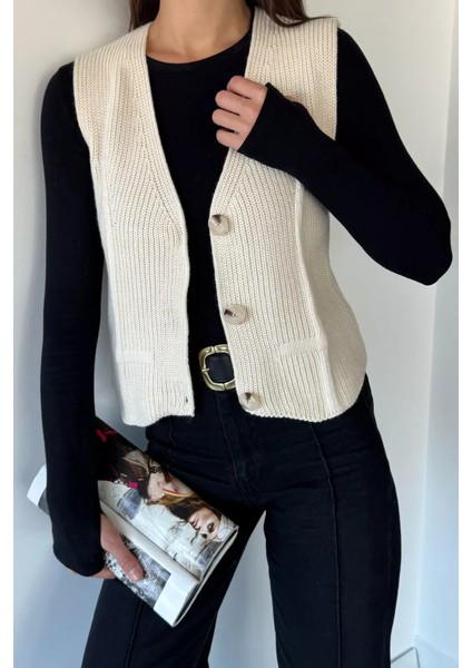 Kadın V Yaka Ön Düğmeli Triko Yelek P-00019004