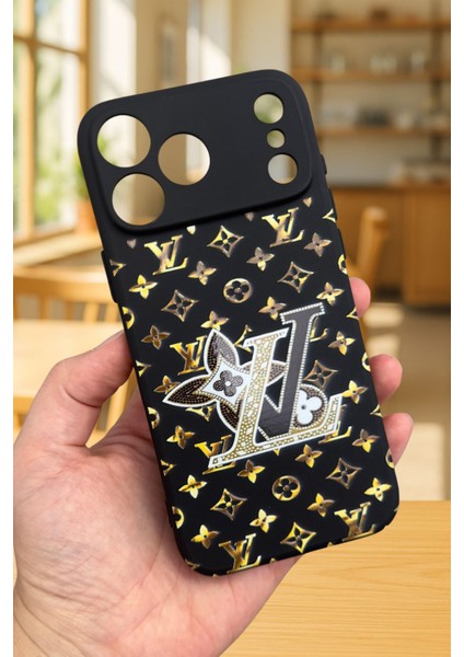 iPhone 17 Pro Max Uyumlu Lv Desenli Silikon Darbe Emici Klasik Korumalı Rubber Kılıf