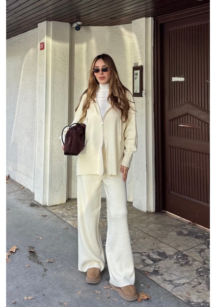 Krem Fermuarlı Kapüşonlu Triko Takım - 0511