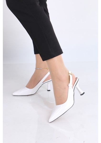 Sivri Burun Beyaz Rugan Topuklu Ayakkabı – Klasik ve Şık Tasarım modelleri