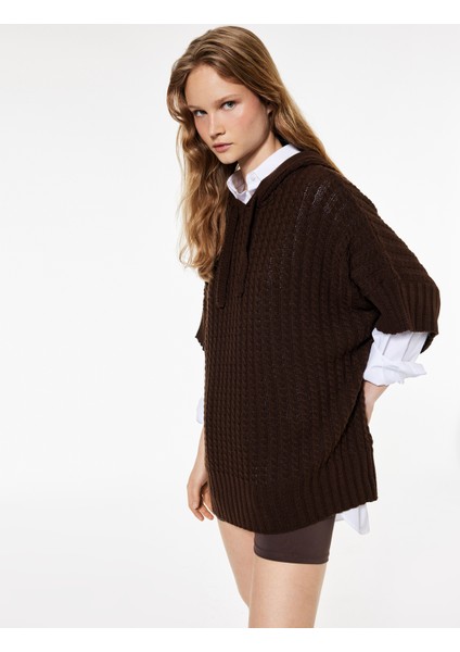 Kapüşonlu Saç Örgüsü Detaylı Kısa Kollu Triko Oversize Panço modelleri