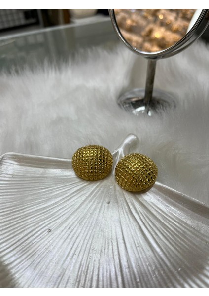 Gürz Baklava Desenli Gold Renkli Çelik Kadın Küpe