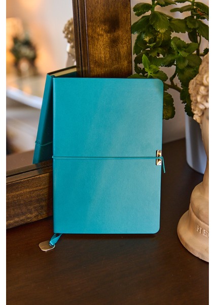 Kişiye Özel Turkuaz Lastikli Vegan Deri Düz 224 Sayfa Çizgili Not Defteri