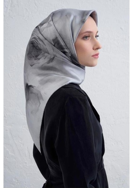 2025 Desenli Saf Ipek Twill Eşarp 9426-83 fırsatları