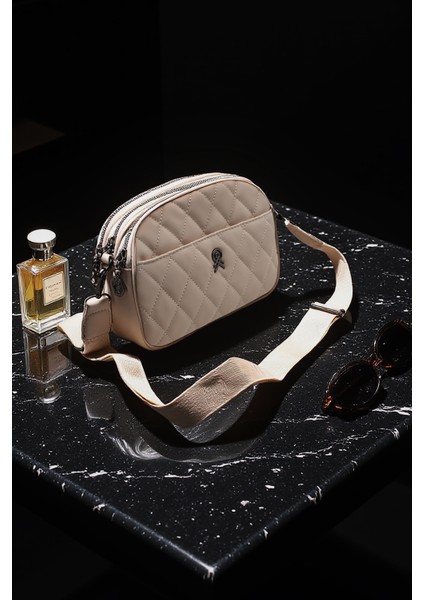 Astarlı Askılı Kapitone 4 Bölmeli Kadın El ve Omuz Çantası 111002 modelleri