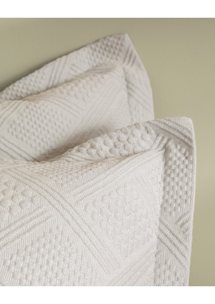 Triangle Tek Kişilik %100 Pamuk Yatak Örtüsü - Kırmızı - Lüks Koleksiyon