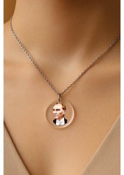 Şeffaf Sert Akrilik Kolye Ucu ve Üzeri Zincirli Desenli Kolye Atam