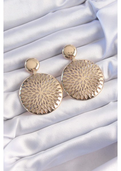 Pirinç Gold Renk Oval İşlemeli Küpe