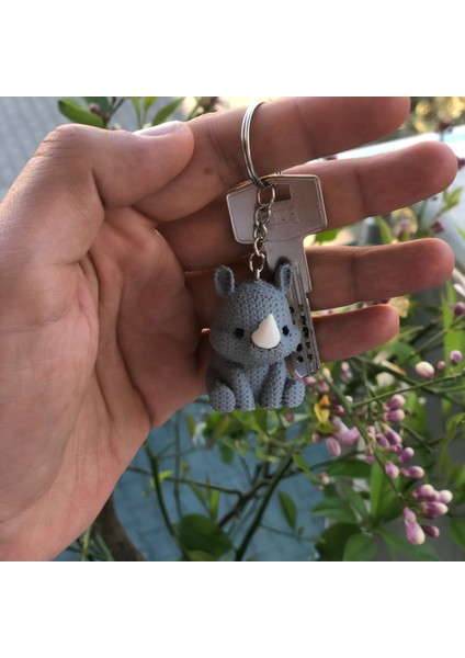 Örgü Desenli Gri Gergedan Anahtarlık – Sert ve Ağır Figür | Dekoratif Aksesuar fiyatları