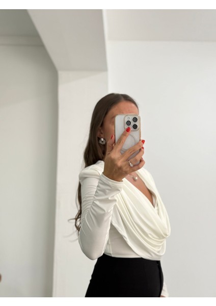 Degaje Yaka Omuz Pileli Bluz modelleri