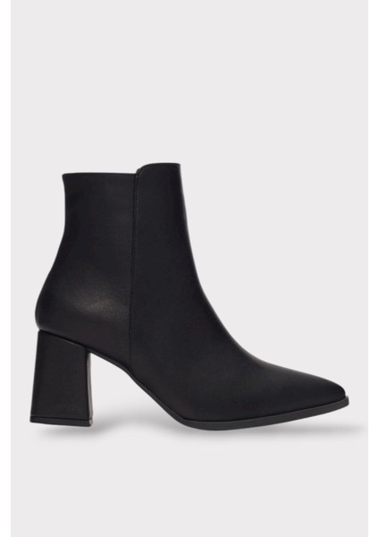 Kalın Topuk Sivri Burun Fermuarlı Kadın Bot Siyah