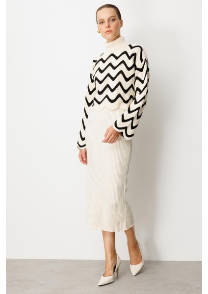 Balıkçı Yaka Desenli Triko Takım Elbise-Krem fiyatları