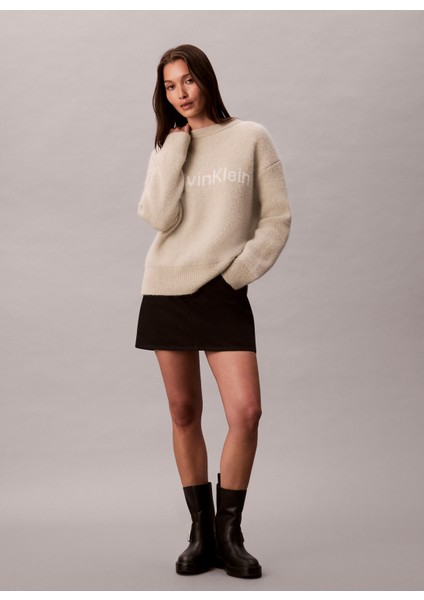 Yuvarlak Yaka Standart Işlemeli Beyaz Kazak Kadın LV044D359GPD7