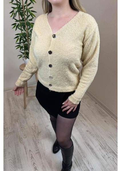 Kadın Bej Düğmeli Yün Triko Hırka