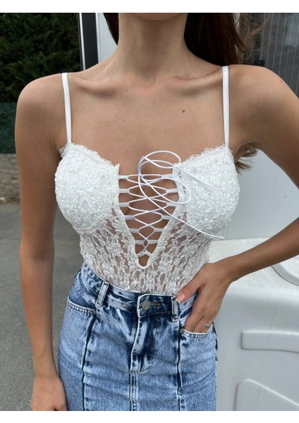 Önü Bağlamalı Dantel Büstiyer modelleri