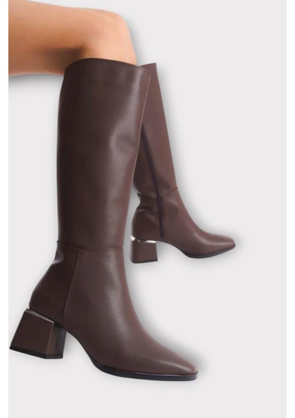 Sivri Burun Fermuarlı Kısa Topuk Kadın Çizme Kahverengi modelleri