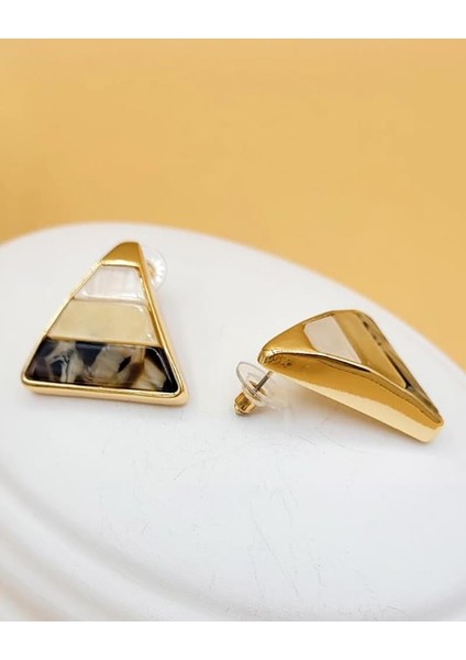 Toprak Piramit Mineli Küpe fırsatları