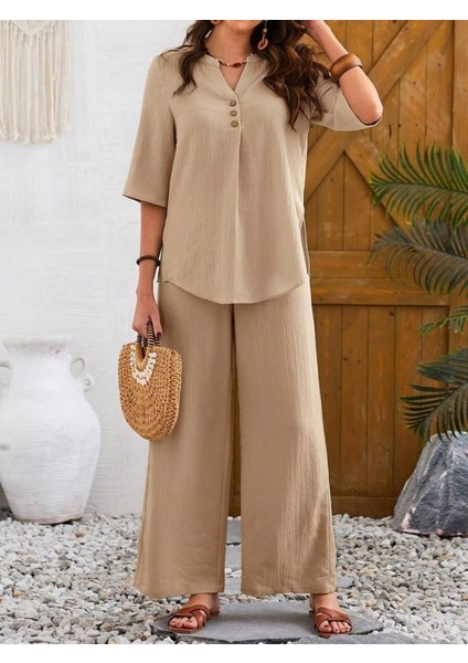 Kadın Kısa Kollu V Hakim Yaka Düğmeli Bürümcük Bluz ve Pantolon Ikili Takım