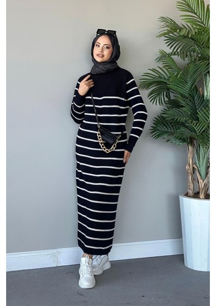 Kadın Fermuarlı Dik Yaka Çizgili Triko Elbise