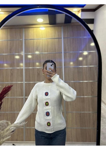 Kız Çocuk Renkli Nakış Detaylı Pembe-Ekru Oversize Triko Kazak