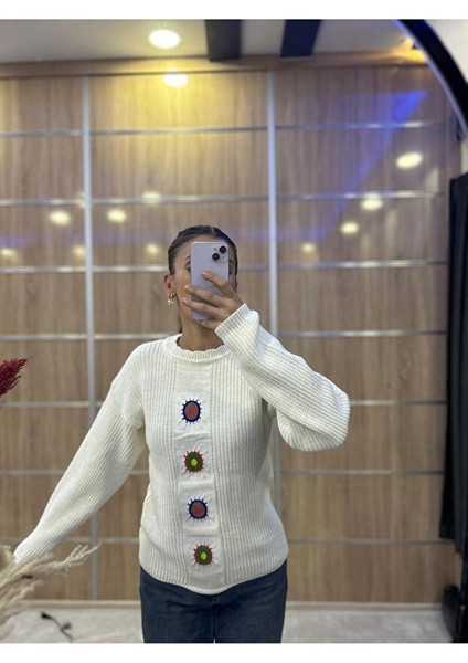 Kız Çocuk Renkli Nakış Detaylı Pembe-Ekru Oversize Triko Kazak modelleri