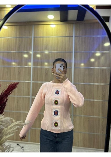 Kız Çocuk Renkli Nakış Detaylı Pembe-Ekru Oversize Triko Kazak