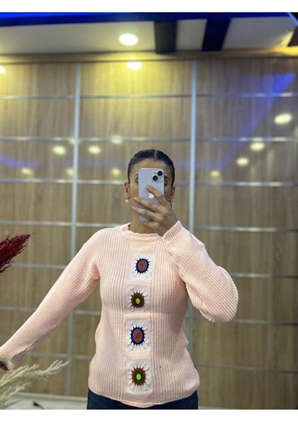 Kız Çocuk Renkli Nakış Detaylı Pembe-Ekru Oversize Triko Kazak fiyatları