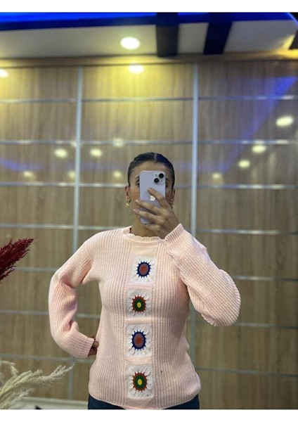 Kız Çocuk Renkli Nakış Detaylı Pembe-Ekru Oversize Triko Kazak indirimleri