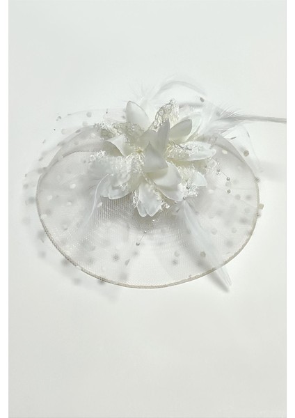 Çiçek Tüylü Dantelli Şapka Toka