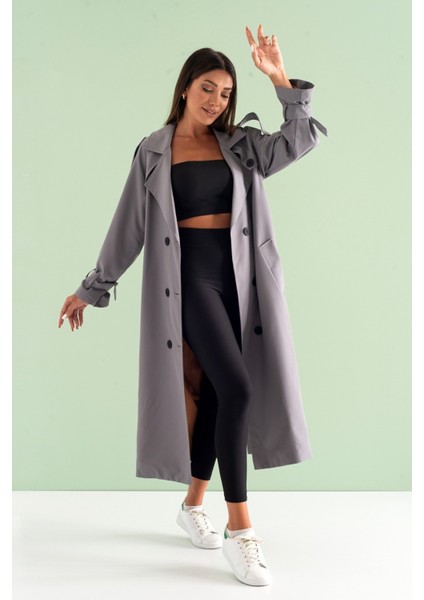 Şık Taş Rengi Düğmeli Trençkot – Rahat ve Modern Kesim