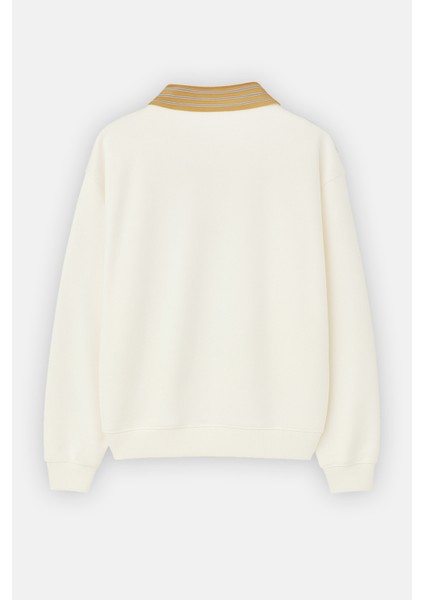 Beyaz Gömlek Yaka Şardonlu Oversize Sweatshirt indirimleri