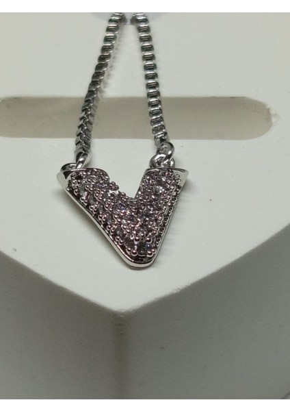 Zirkon Taşlı V Harfi Sallantılı Küpe Gümüş Renk