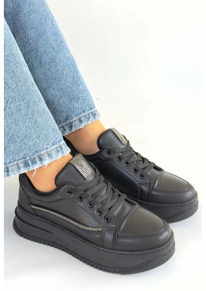 Natte Beyaz Cilt Bağcıklı Spor Ayakkabı