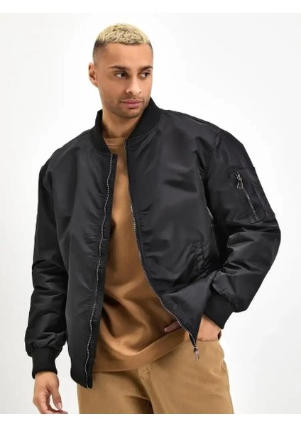 Unisex Siyah Bomber Mont – Su Itici Kumaş, Kapitone Astarlı, Fermuarlı ve Günlük Kullanıma Uygun Ceket- Siyah indirimleri