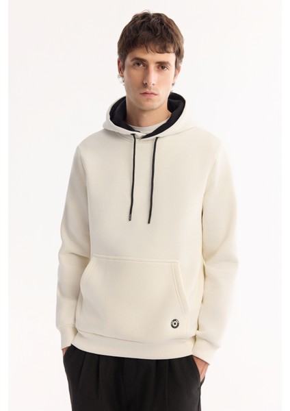 Erkek Beyaz Şardonlu Kumaş Bisiklet Yaka Basic Sweatshirt E001018