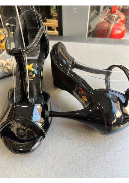 Geceye Dokunan Işık: Siyah Rugan T Model Topuklu 8,5 cm 13 Pont Tango-Dans ve Salon Ayakkabısı fiyatları