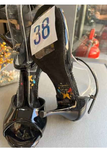 Geceye Dokunan Işık: Siyah Rugan T Model Topuklu 8,5 cm 13 Pont Tango-Dans ve Salon Ayakkabısı fırsatları