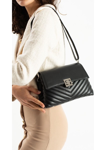 Asel Çanta,şık Tasarımlı siyah Kadın Orta Boy Çapraz Çanta ,nakış ve Kapak Detaylı Omuz Çantası fiyatları