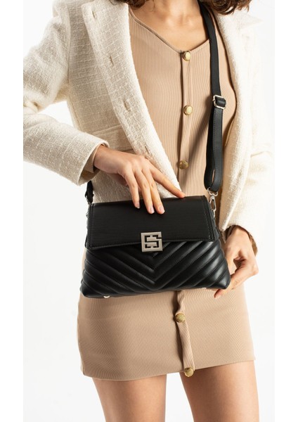 Asel Çanta,şık Tasarımlı siyah Kadın Orta Boy Çapraz Çanta ,nakış ve Kapak Detaylı Omuz Çantası